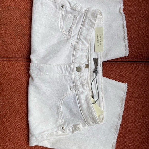 NWT DL1961 Jean Shorts Jerry Bermuda High Rise - Picture 5 of 9